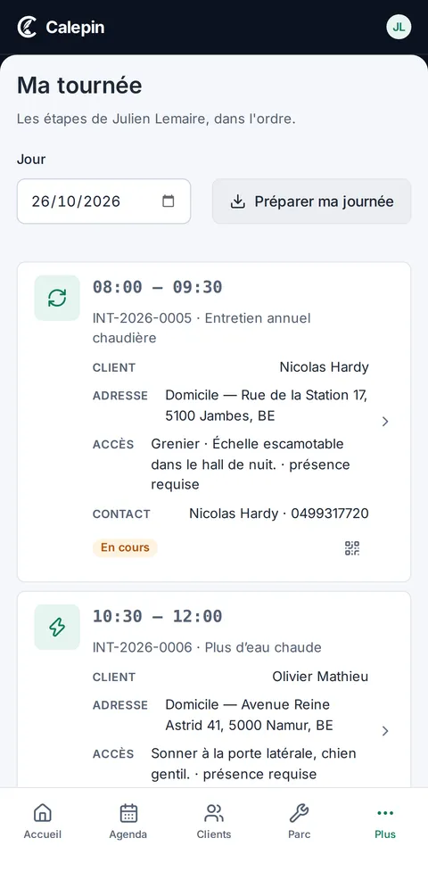 Tournée du jour sur téléphone : les interventions dans l'ordre, avec client, adresse, consignes d'accès et contact.